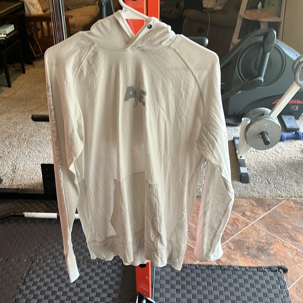 Medium American Eagle white long sleeve t-shirt with hood